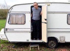 Father forced into a caravan because of Universal Credit